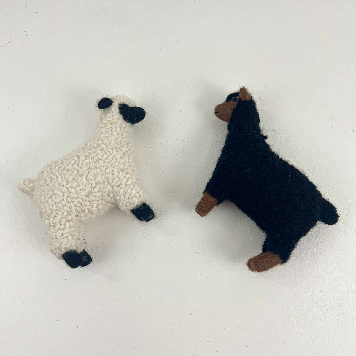Jimmy Beans Wool Adorable Long Tail Lamb Tape Measures - Baaab the Long Tail in Black and White