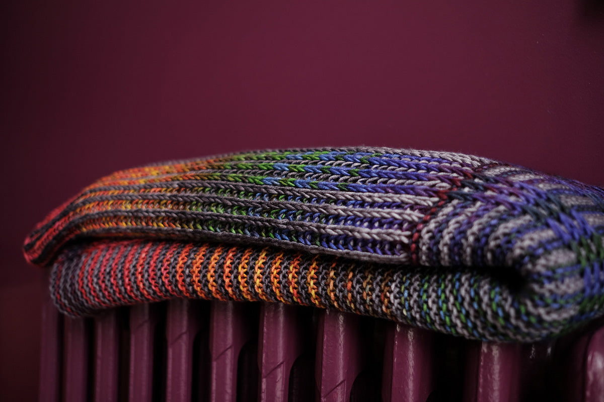 Julie Knits in Paris - Beaubourg Pattern Collection PDF Download: Stylish Two - Colour Brioche Rectangular Wrap Pattern