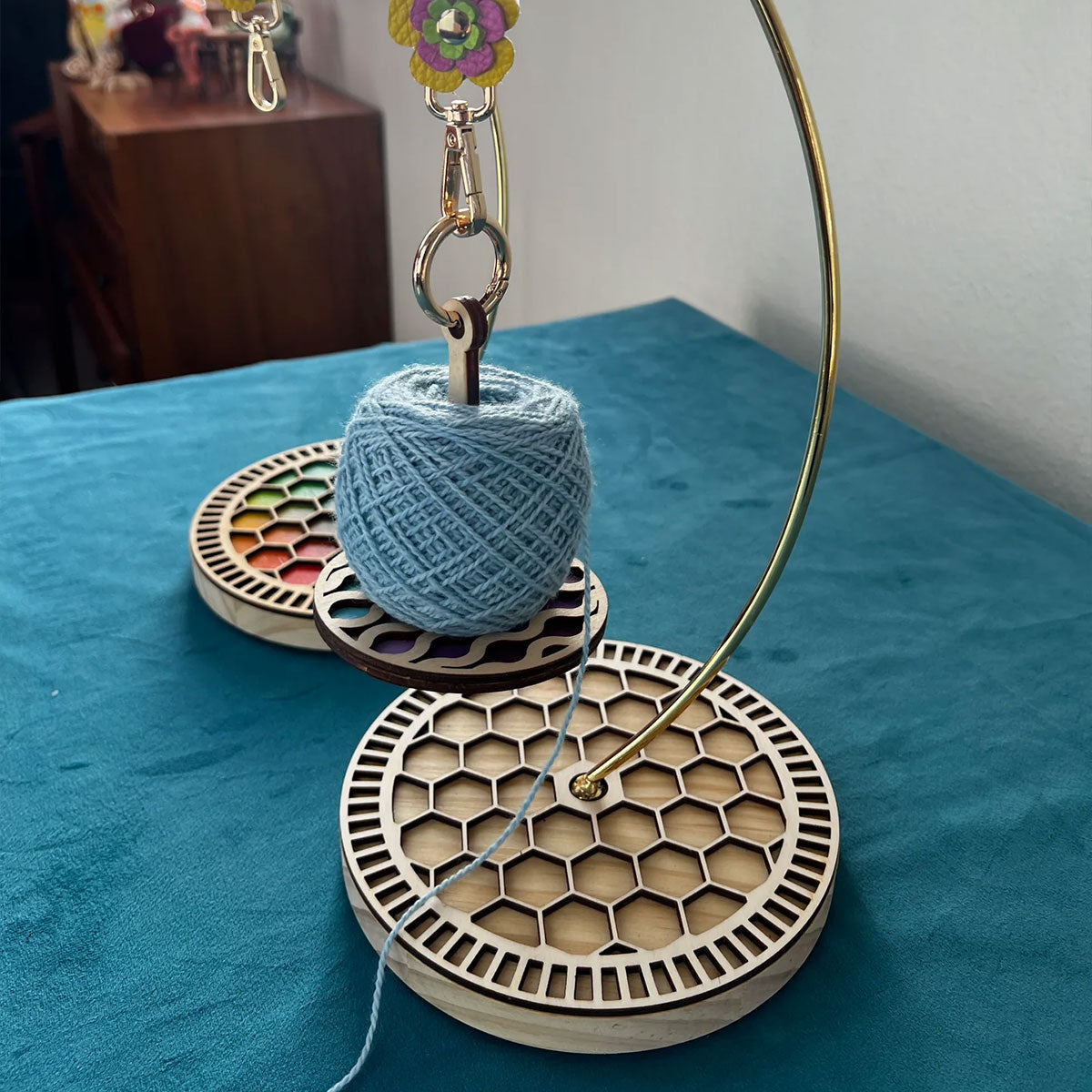 Lemonwood Rainbow Minder Minder - Stylish Fiber Arts Helper