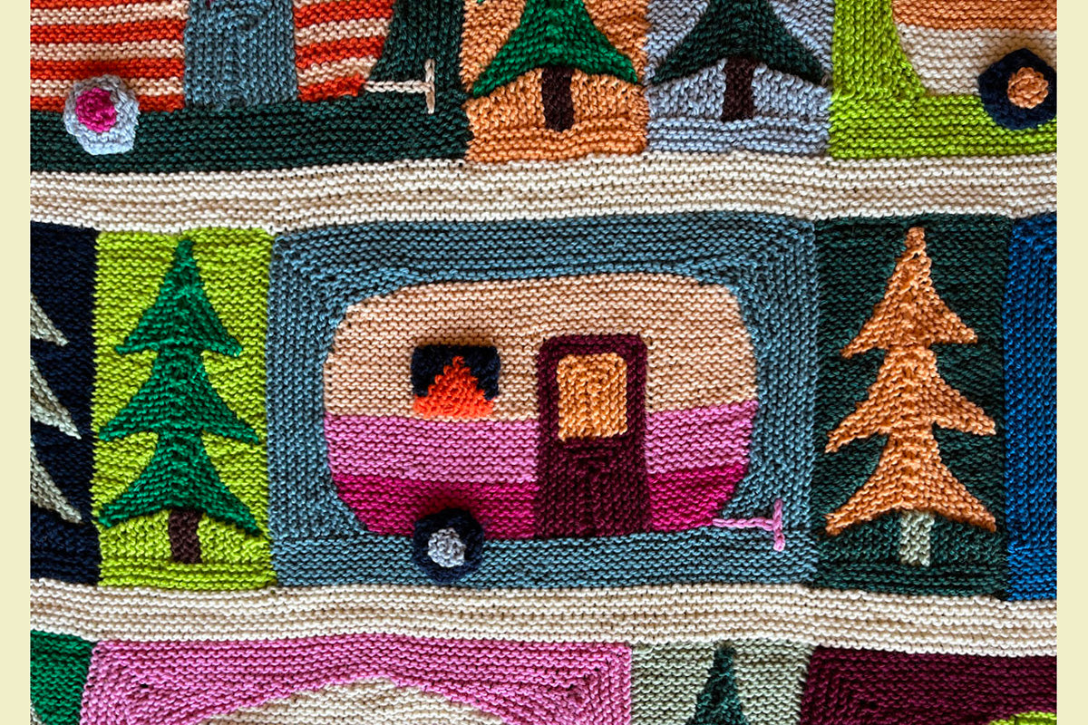 Cascade Camp Along Blanket Kit - Ideal for Indoor & Outdoor Camping Mood