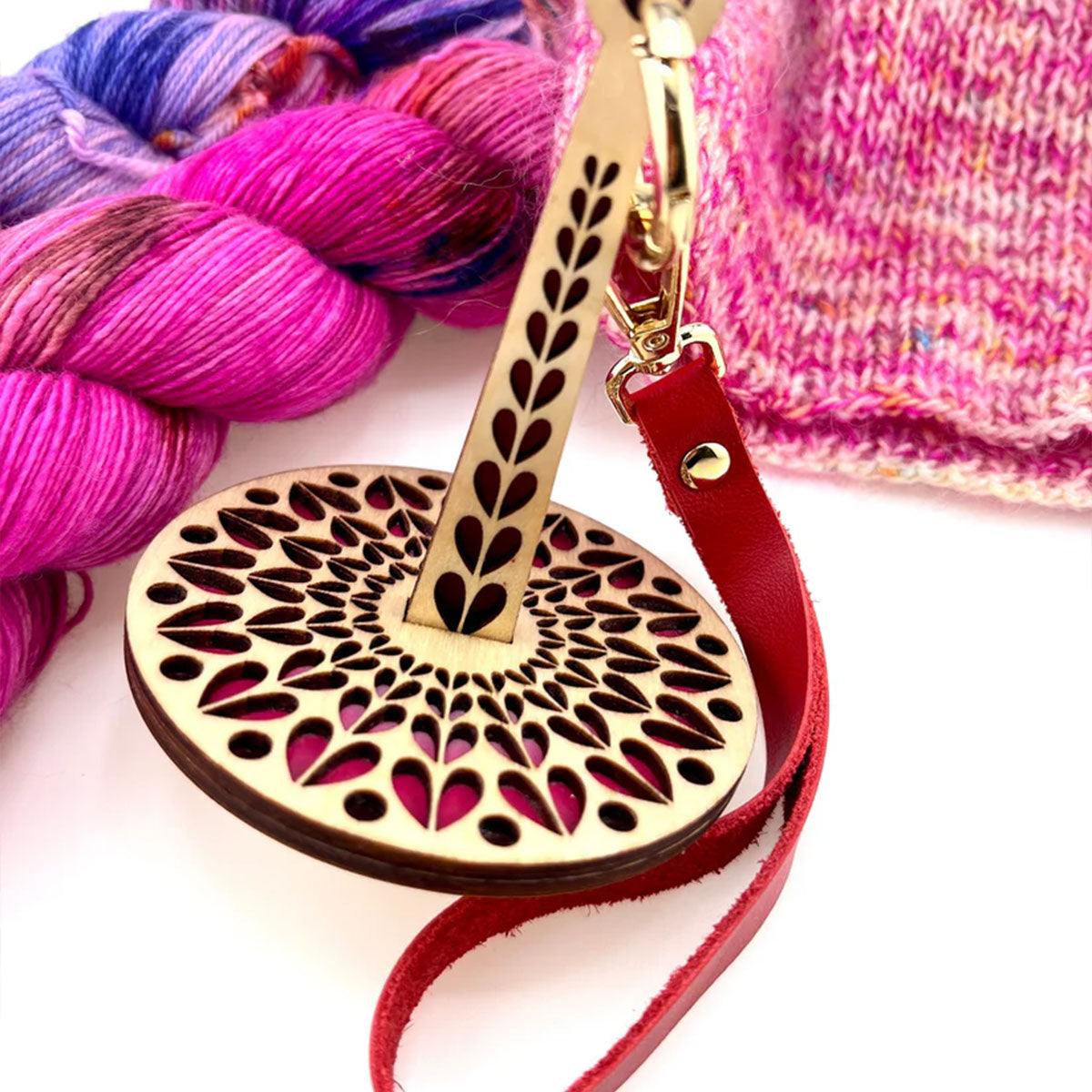 Lemonwood Jumbo Yarn Minder - Large Heart Design