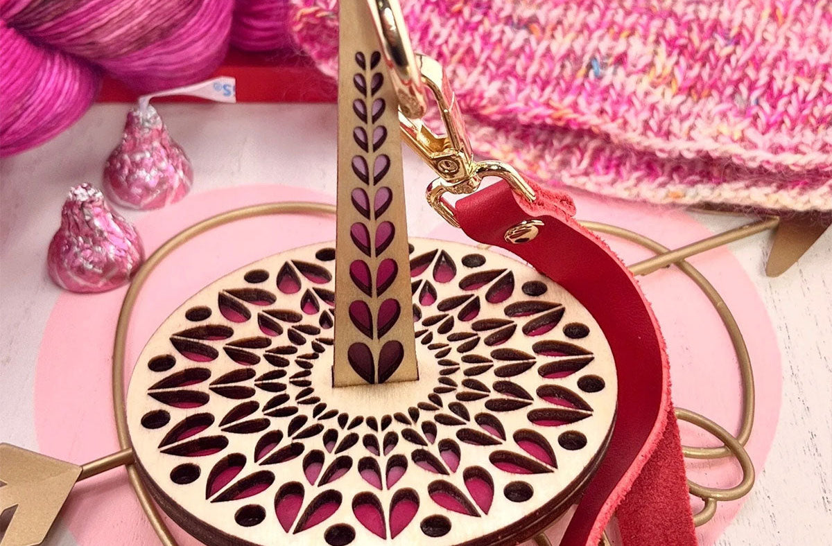 Lemonwood Jumbo Yarn Minder - Large Heart Design
