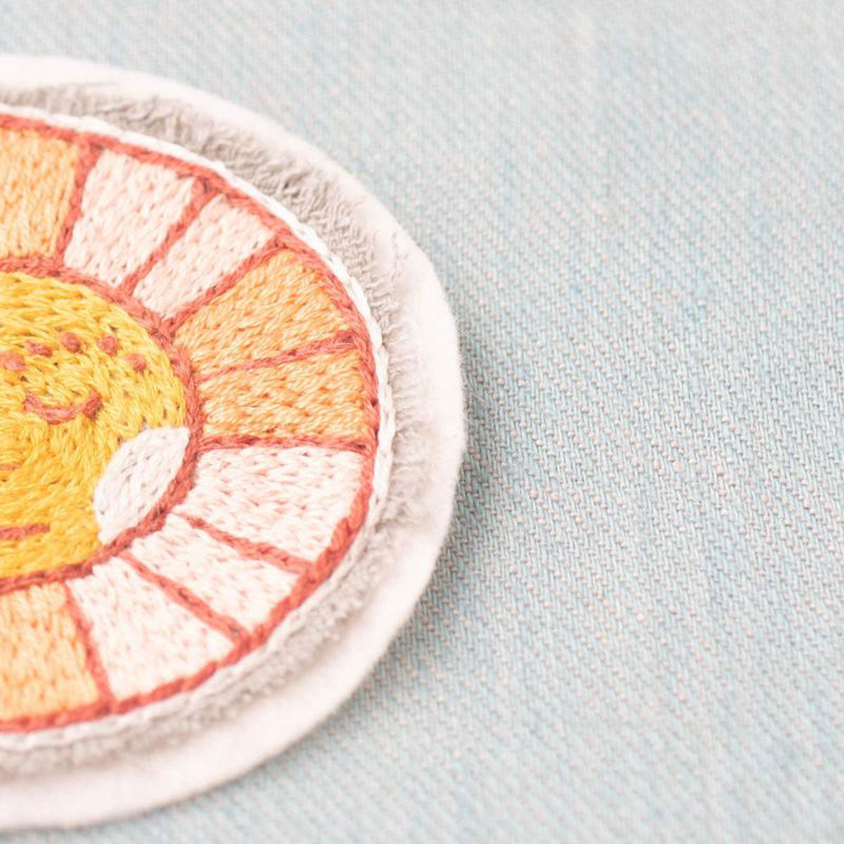 Madder Making - No. 11/ Dawn: A Bi - annual Themed Publication for Craft Enthusiasts