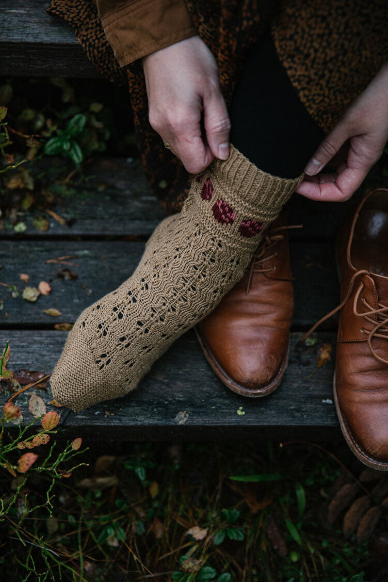 Laine Magazine - 52 Weeks of Exquisite Sock Patterns