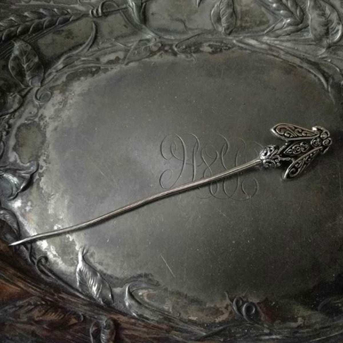 Exquisite Filigree Honeybee Shawl Stick from JUL - Stylish Accessory