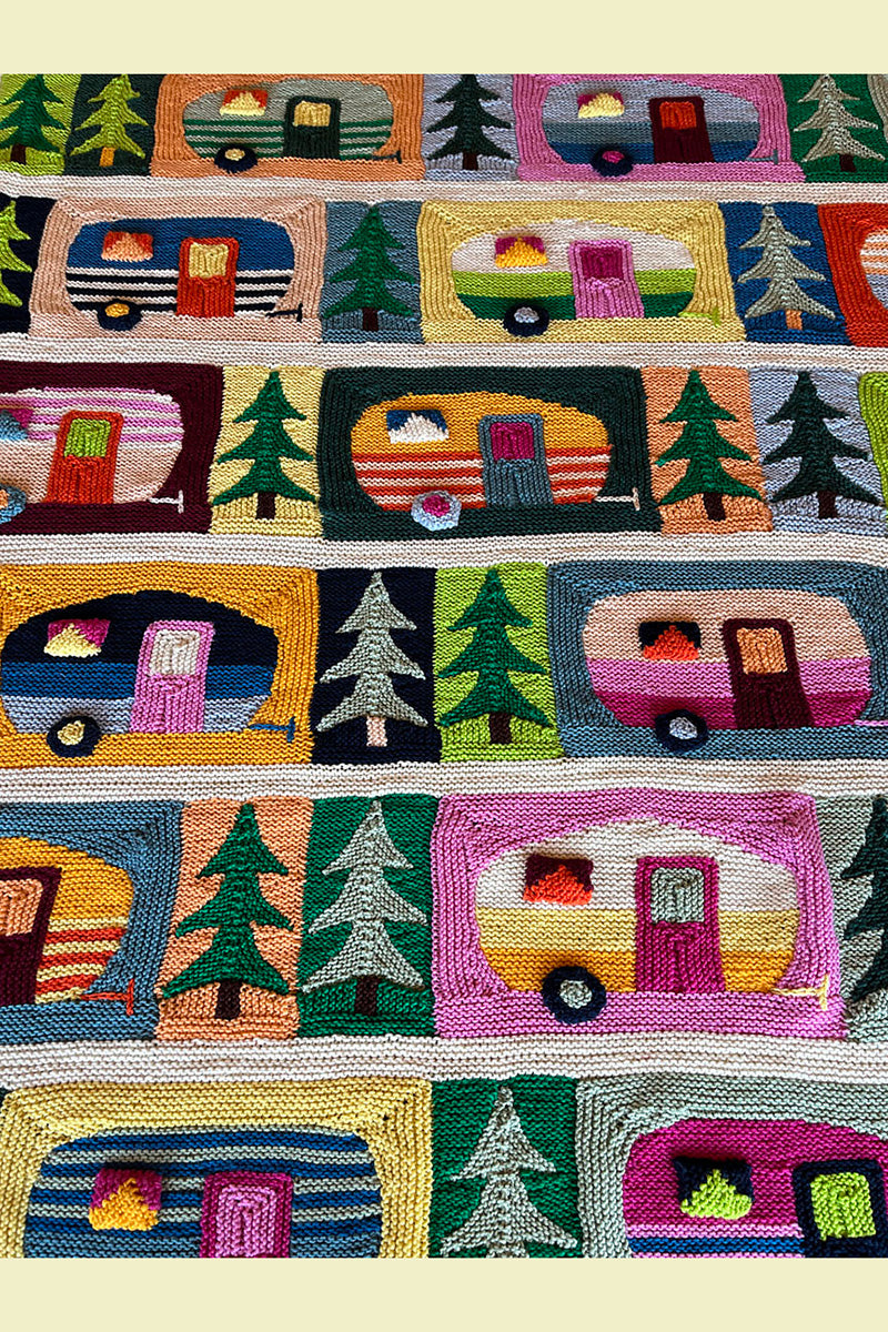Cascade Camp Along Blanket Kit - Ideal for Indoor & Outdoor Camping Mood