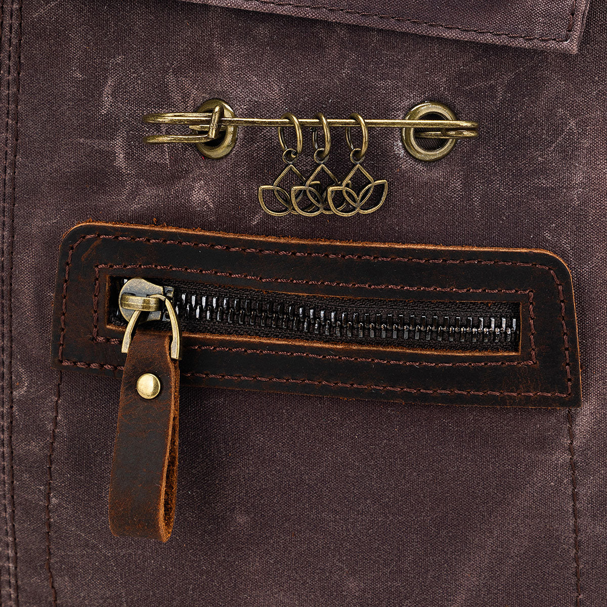 della Q Maker's Ideal Midi Backpack - Cocoa for Crafting Enthusiasts
