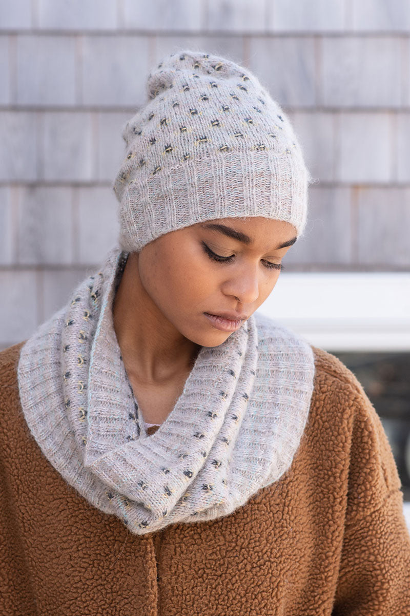 Berroco Booklet 427 - Dulce Patterns - Donna - Bee Motif Cowl and Hat Set PDF Download