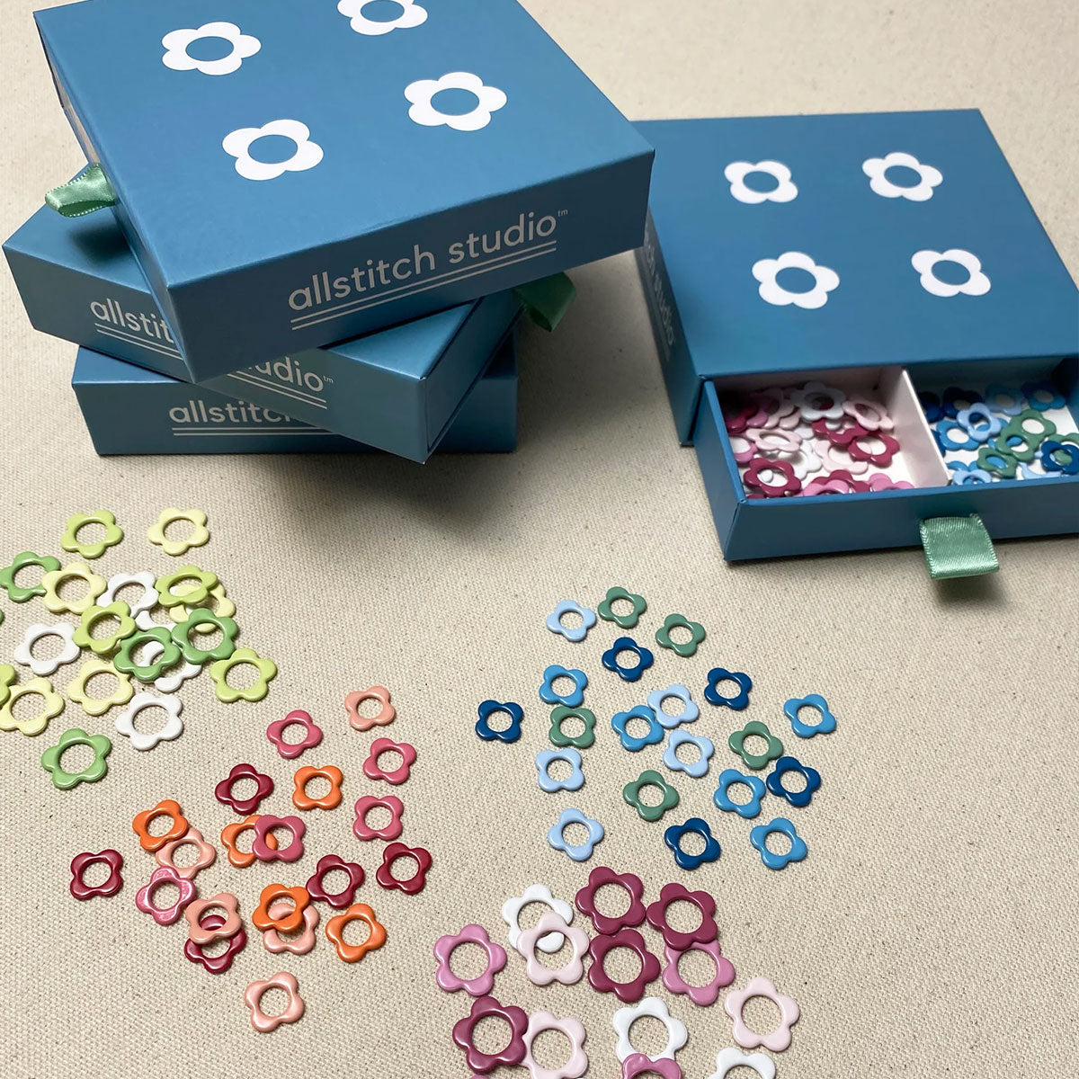 Allstitch Studio Seamless Flower and Star Stitch Marker Sampler Box Set - Ideal for Knitting and Crocheting