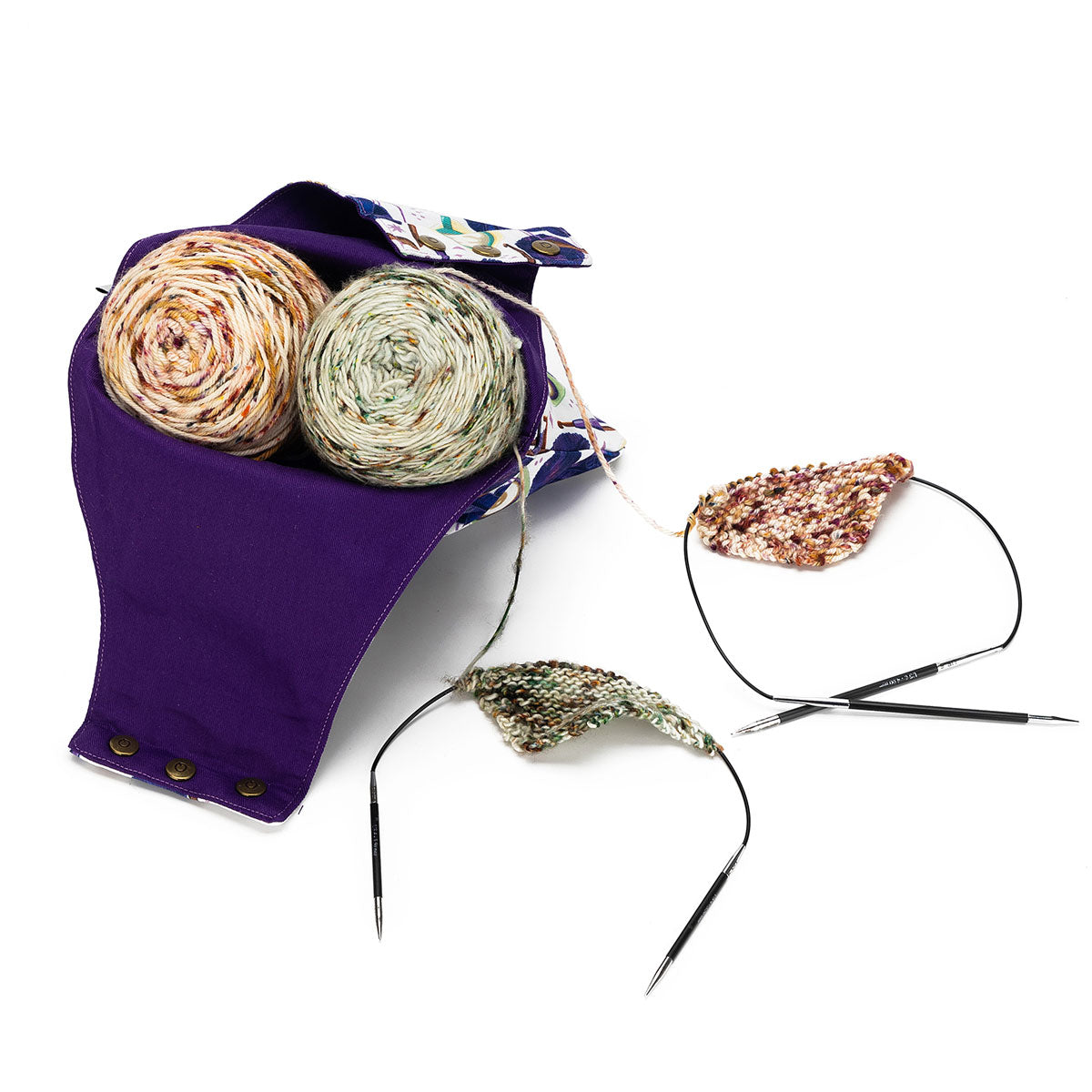 della Q Nora Wrist Bag 1300 - 1: Stylish Fabric Print & Yarn Bombing Collection
