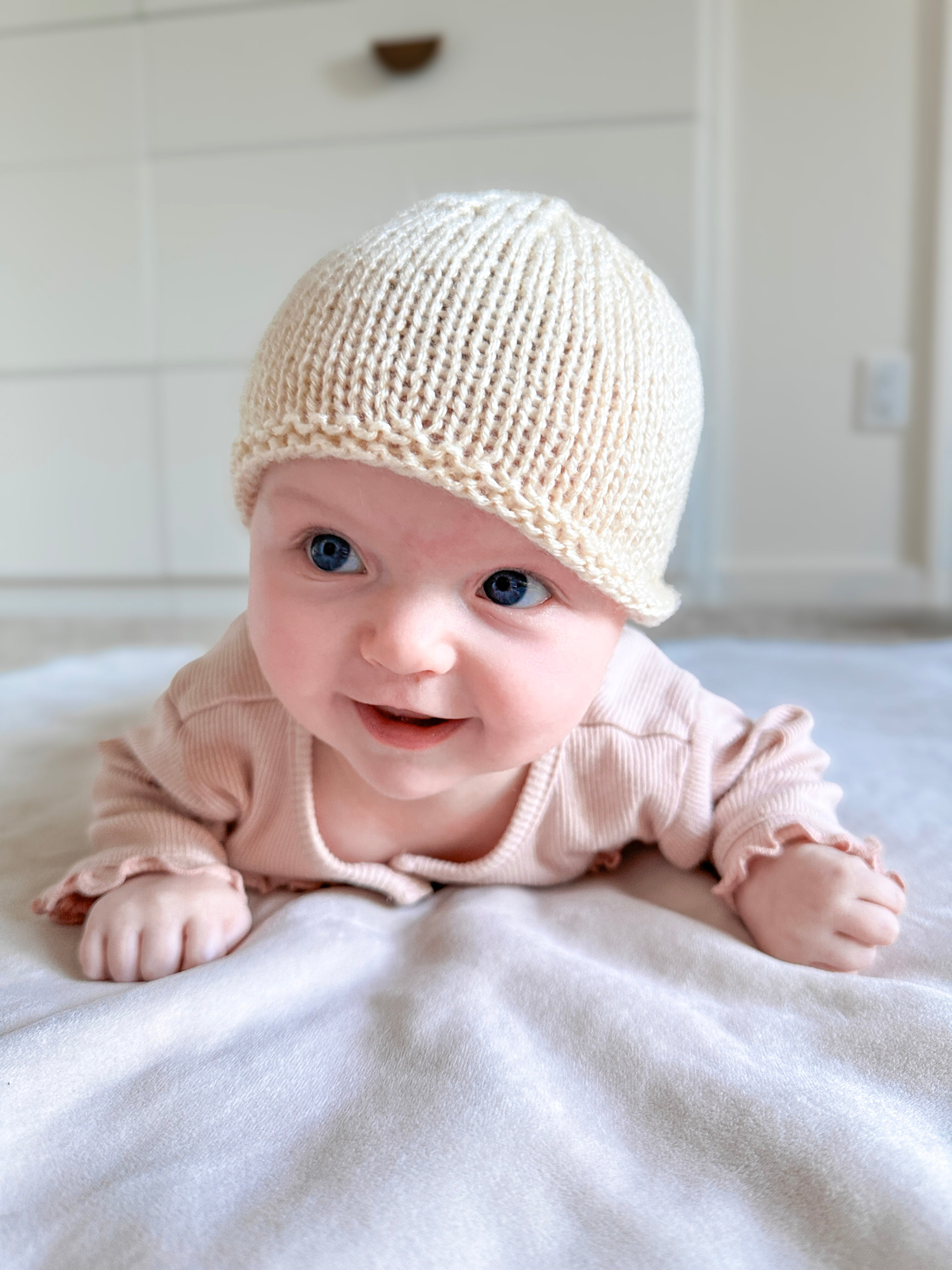 Jimmy Beans Wool Adorable Bouncing Bean Hat and Socks Knitting Kit for Little Ones