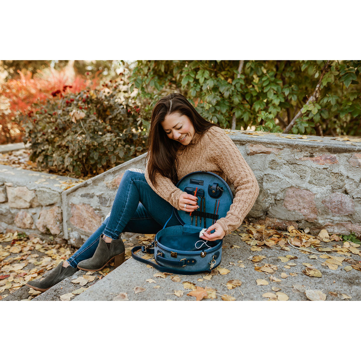 della Q Premium Maker's Hat Box in Indigo - Ideal for Knitting and Crochet