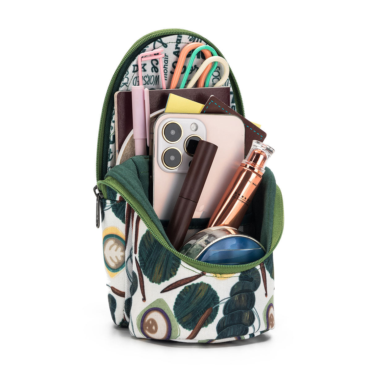 Della Q Standing Needle Case - 600 - Exclusive Fabric Print Collection in Coffee and Yarn Green