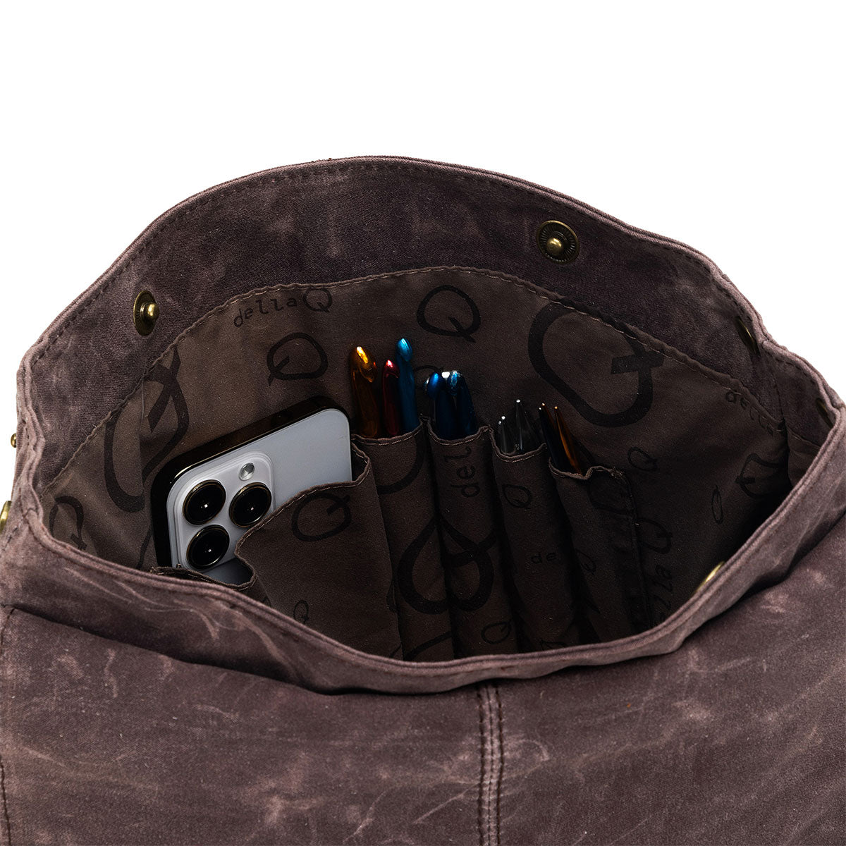 della Q Maker's Ideal Midi Backpack - Cocoa for Crafting Enthusiasts