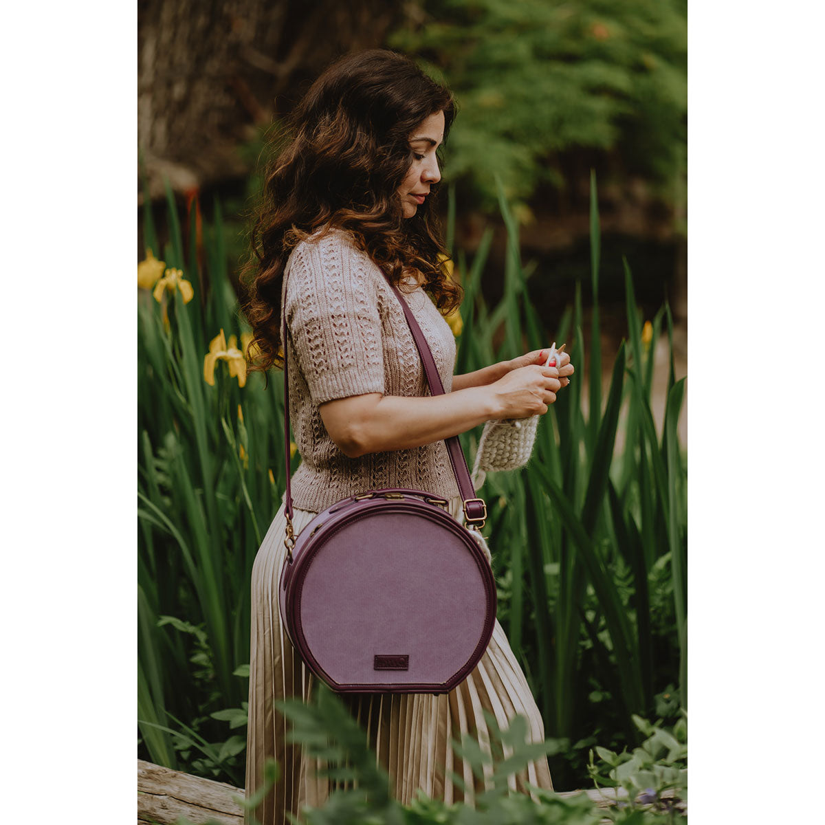 della Q Premium Maker's Hat Box - Stylish Plum for Craft Lovers