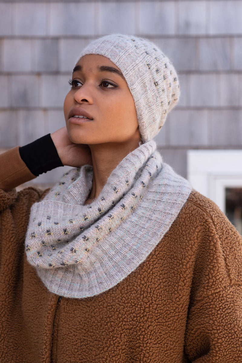 Berroco Booklet 427 - Dulce Patterns - Donna - Bee Motif Cowl and Hat Set PDF Download