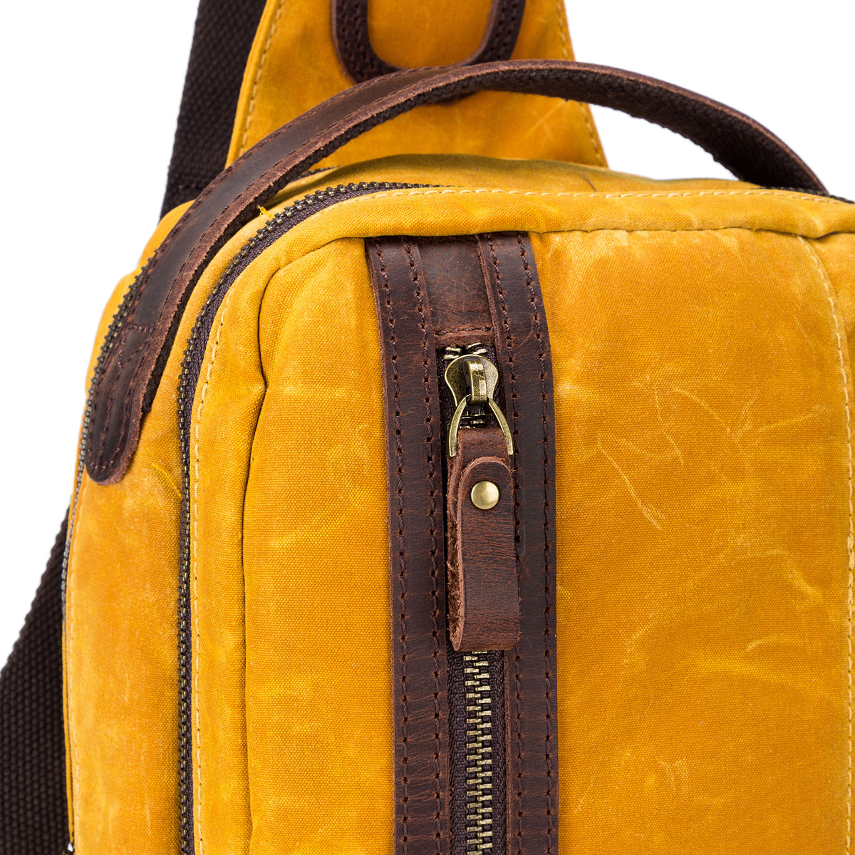 della Q Maker's Stylish Mini Messenger Bag - Red