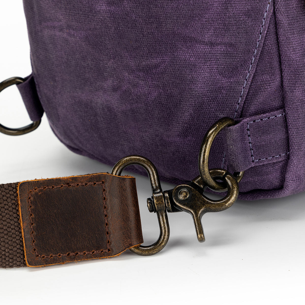 della Q Maker's Mini Purple Messenger: Stylish & Portable