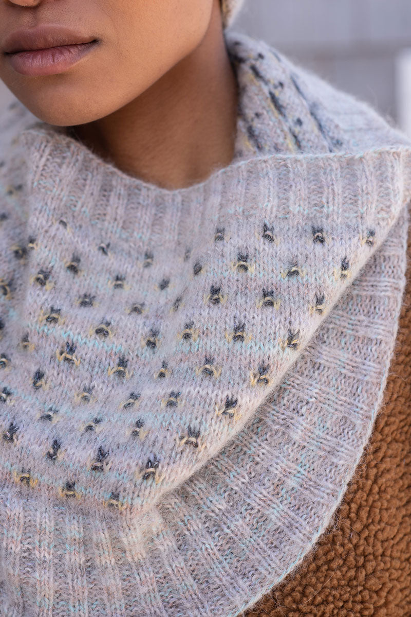 Berroco Booklet 427 - Dulce Patterns - Donna - Bee Motif Cowl and Hat Set PDF Download