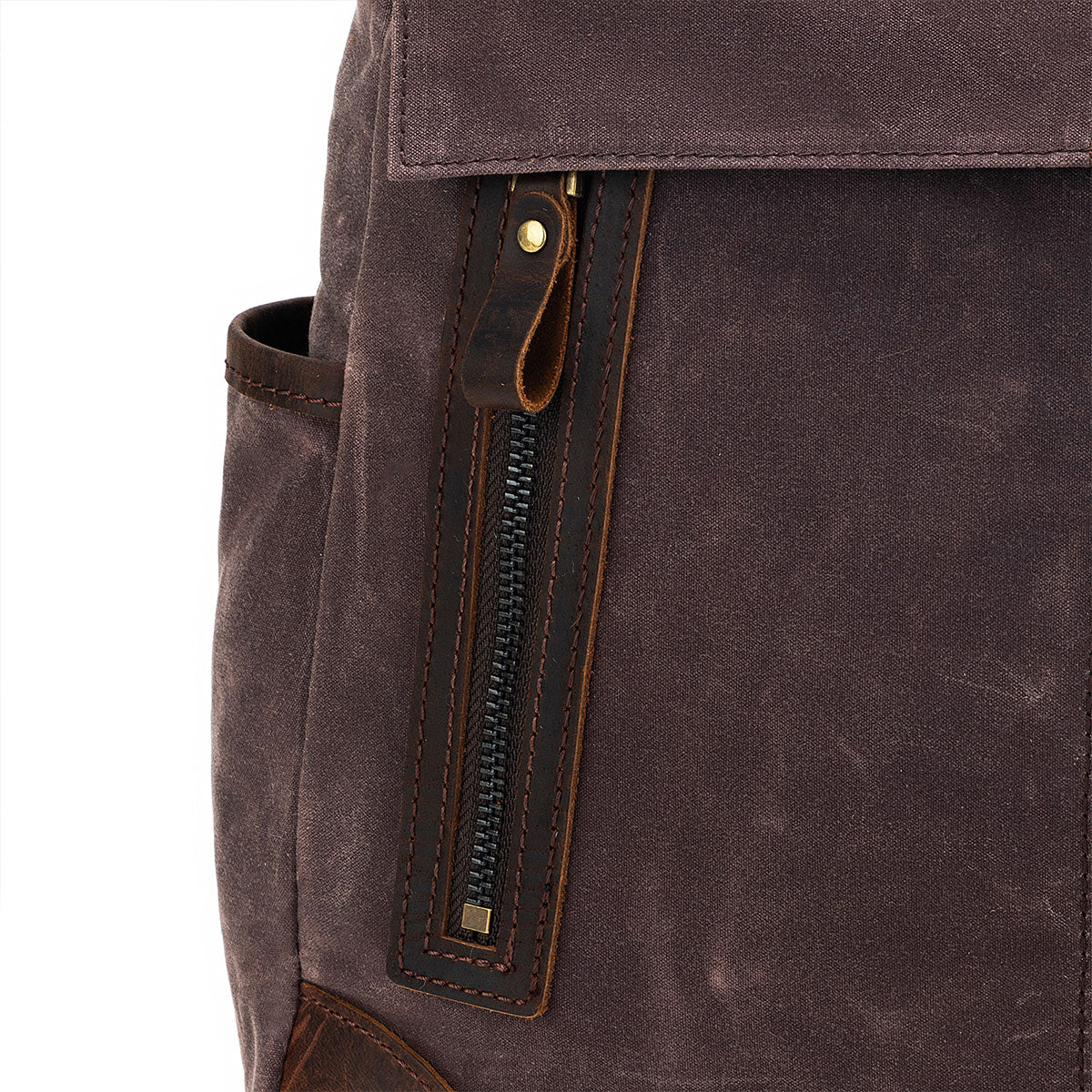 della Q Maker's Ideal Midi Backpack - Cocoa for Crafting Enthusiasts