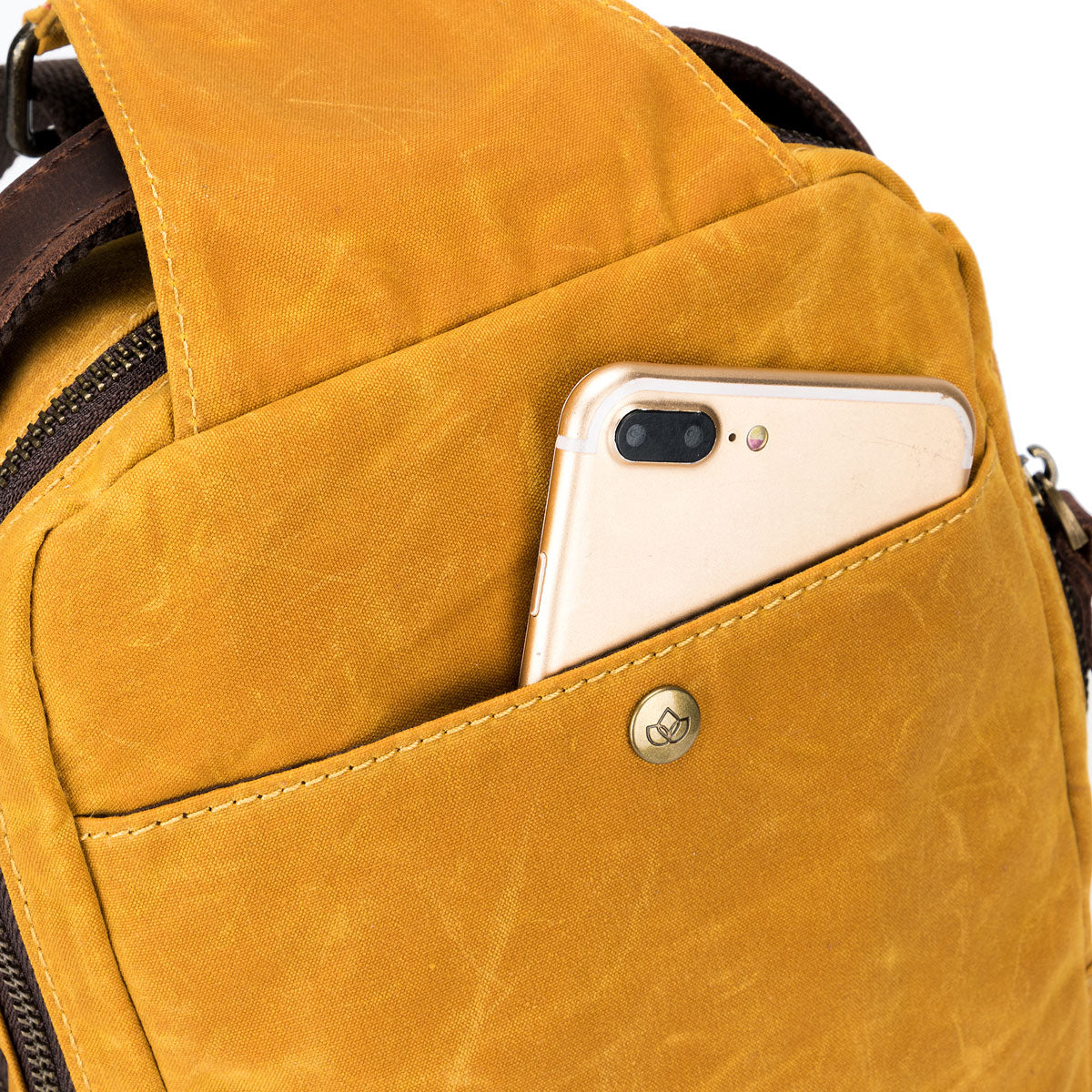 della Q Maker's Stylish Mini Messenger Bag - Red
