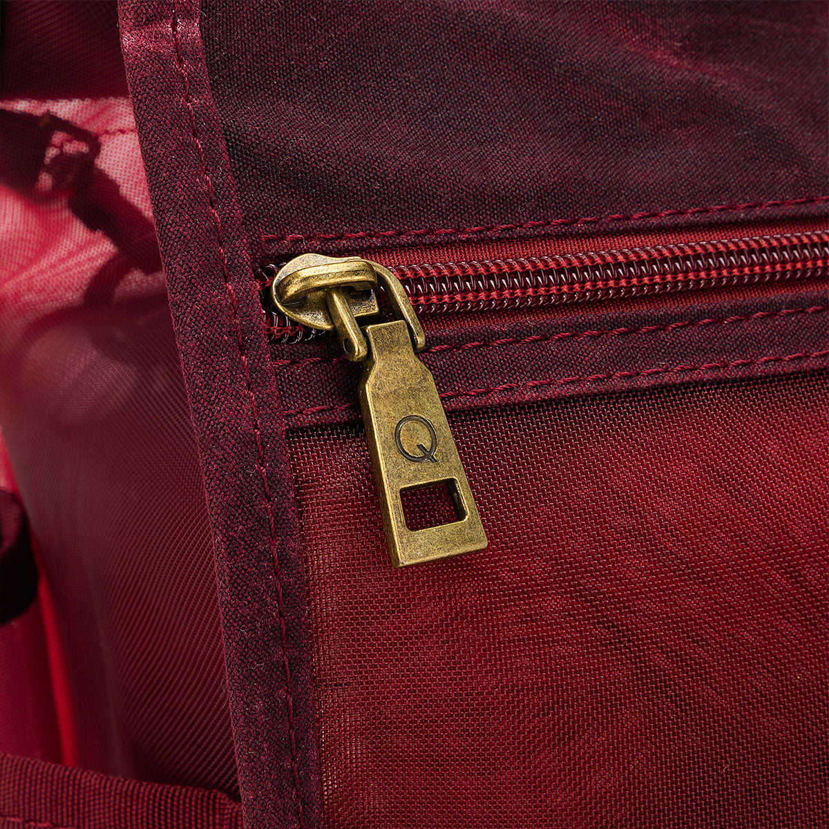 della Q Maker's Stylish Tall Mesh Tote - Red for Crafting Enthusiasts