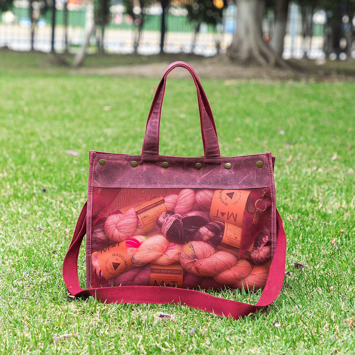 della Q Maker's Stylish Red Mesh Tote for Craft Enthusiasts