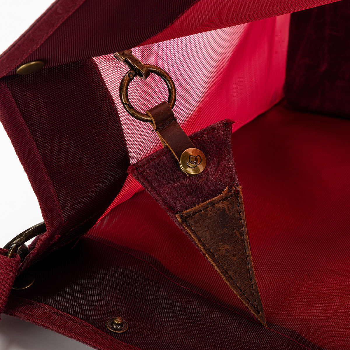 della Q Maker's Stylish Red Mesh Tote for Craft Enthusiasts