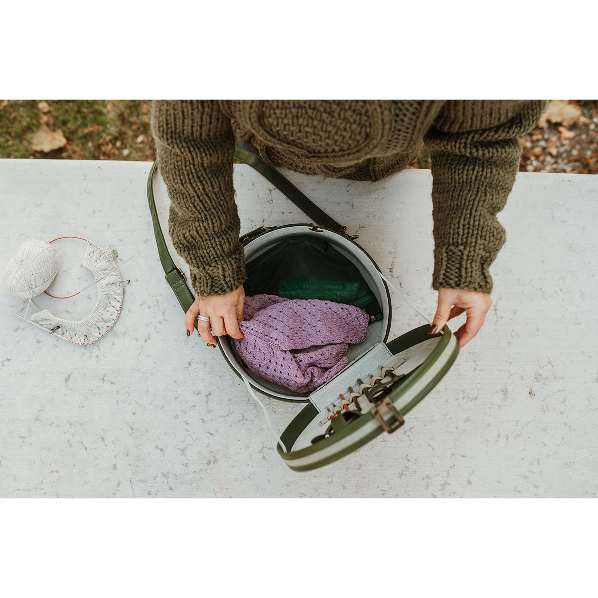 della Q Stylish Sage Maker's Hat Box for Craft Lovers